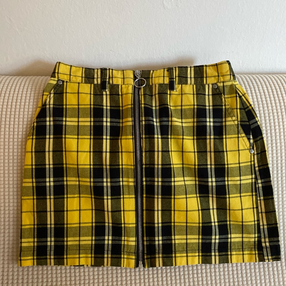 Perfect for fall, plaid mini skirt
